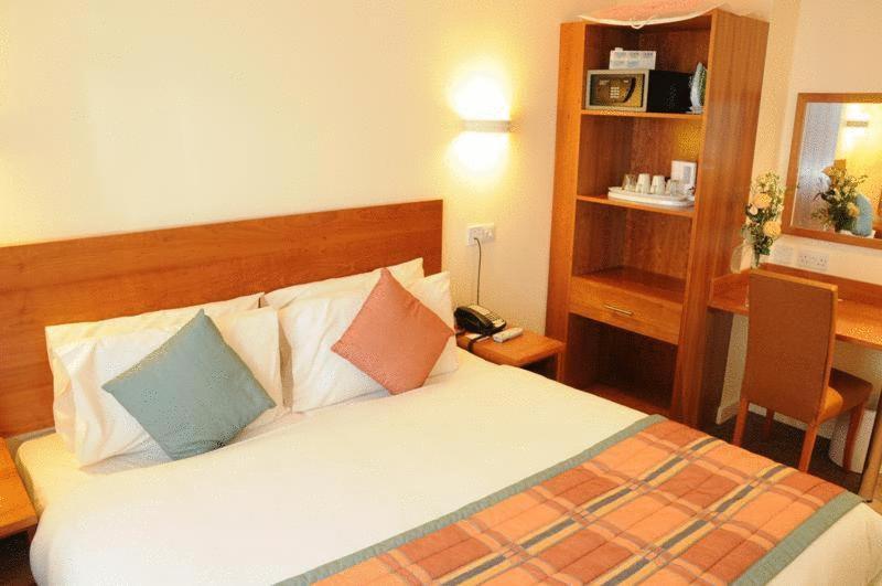 Sefton Express Hotel Ballasalla Room photo