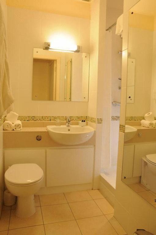 Sefton Express Hotel Ballasalla Room photo